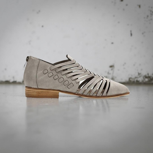 Gray Ribbed Strap Pointed Toe Loafer - Picture 3 of 4